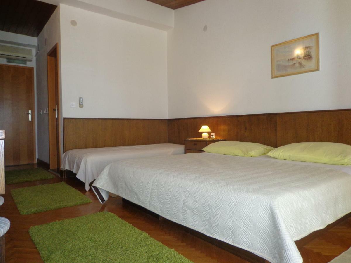 Guesthouse Matko Brela Eksteriør billede